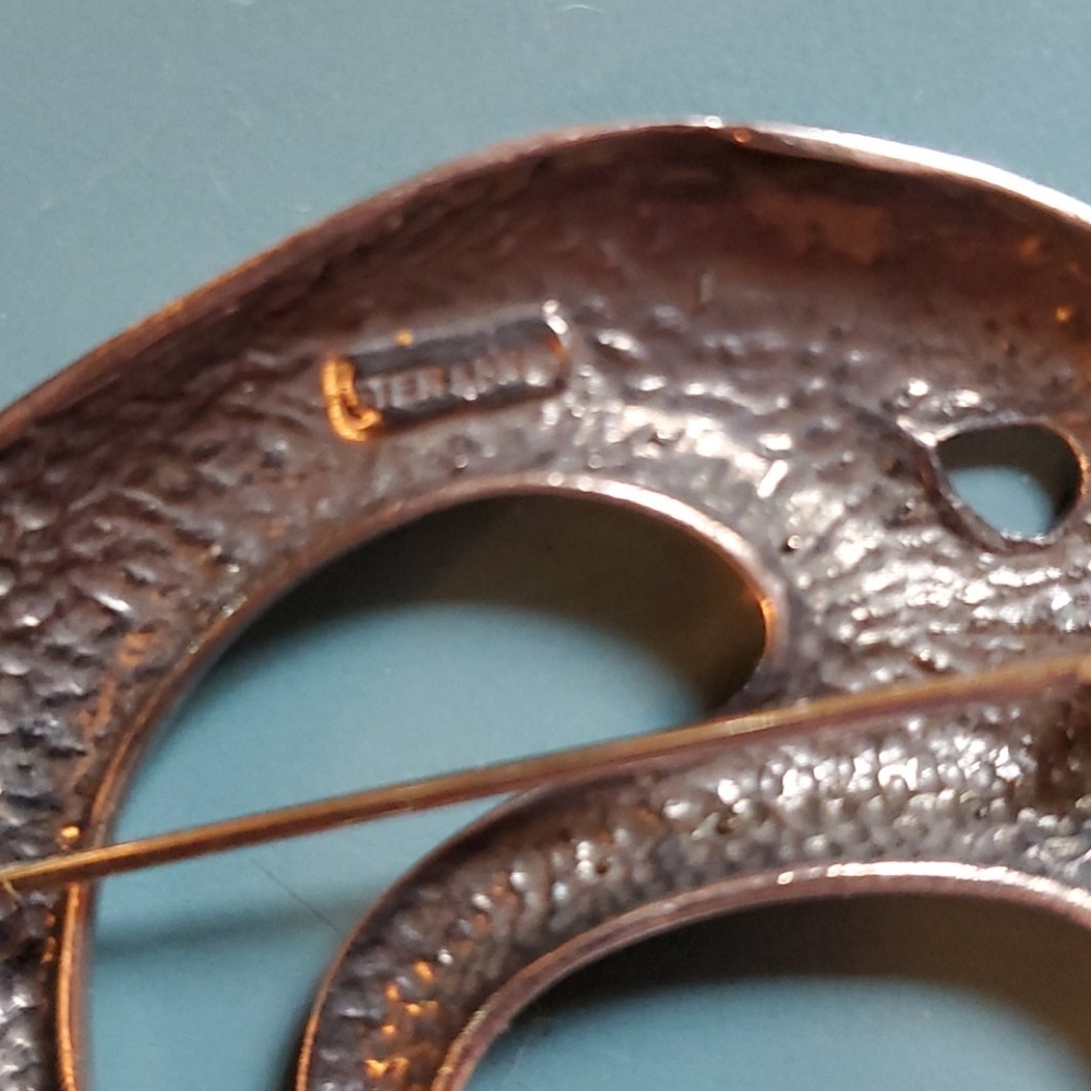 Pretty Pins - Picture 6 of 6